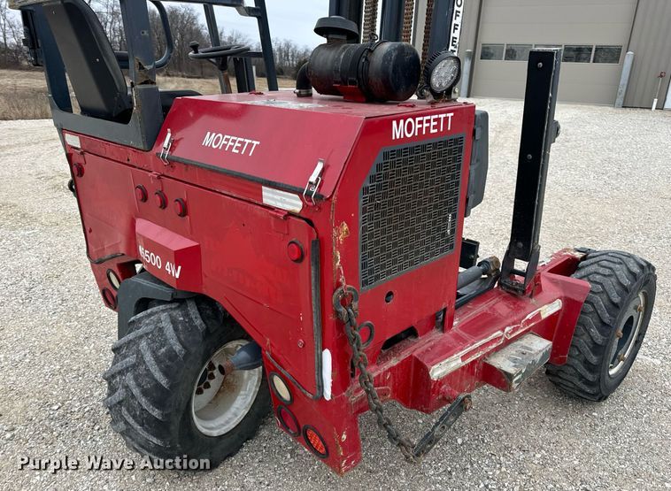 image for item EN5107 2004 Moffett M5500 W 4W forklift