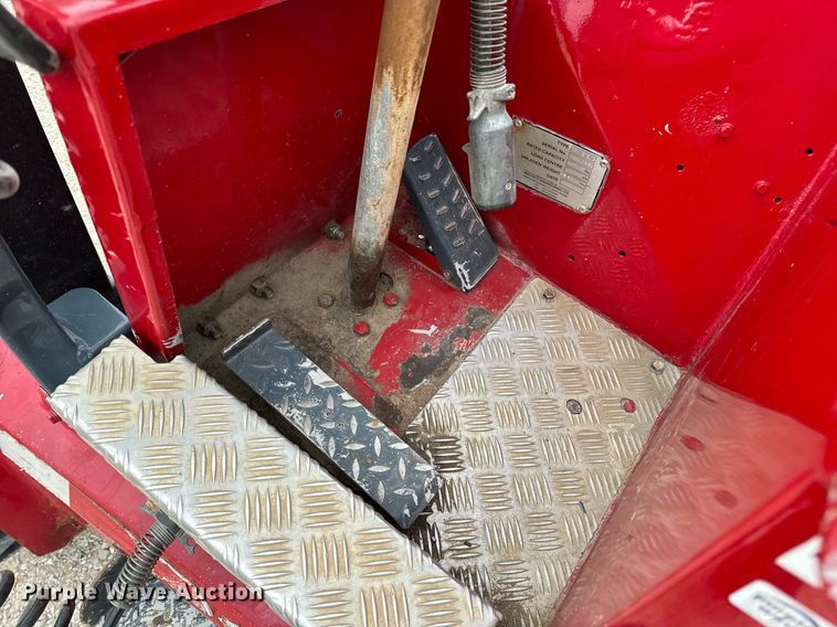 image for item EN5107 2004 Moffett M5500 W 4W forklift