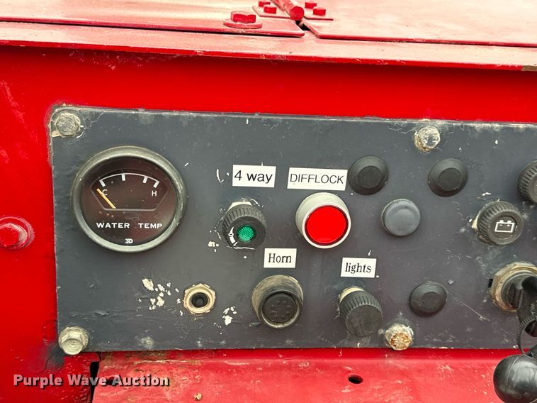 image for item EN5107 2004 Moffett M5500 W 4W forklift