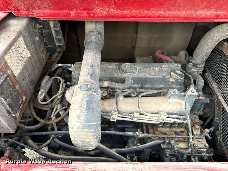 image for item EN5107 2004 Moffett M5500 W 4W forklift