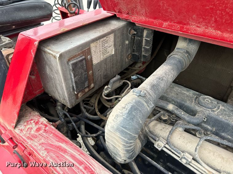 image for item EN5107 2004 Moffett M5500 W 4W forklift