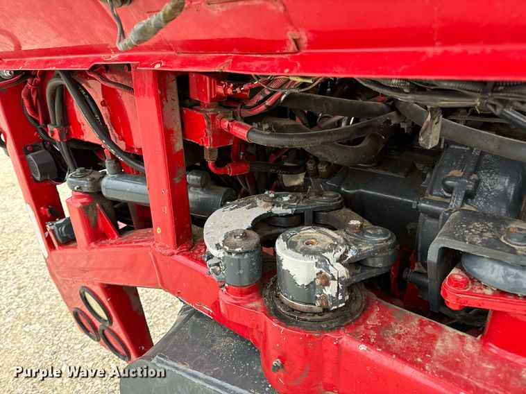 image for item EN5107 2004 Moffett M5500 W 4W forklift