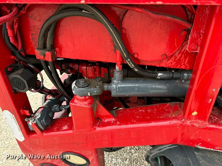 image for item EN5107 2004 Moffett M5500 W 4W forklift