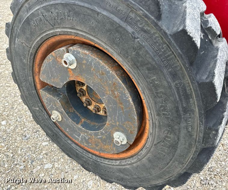 image for item EN5107 2004 Moffett M5500 W 4W forklift