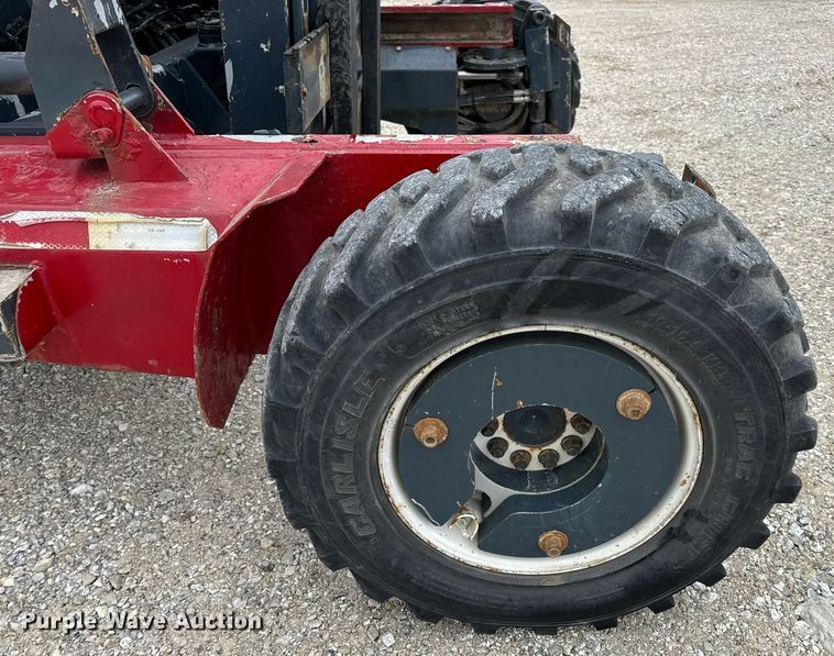 image for item EN5107 2004 Moffett M5500 W 4W forklift