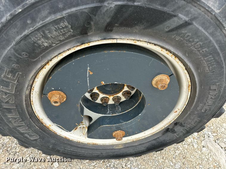 image for item EN5107 2004 Moffett M5500 W 4W forklift