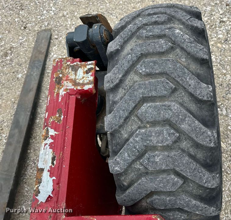 image for item EN5107 2004 Moffett M5500 W 4W forklift