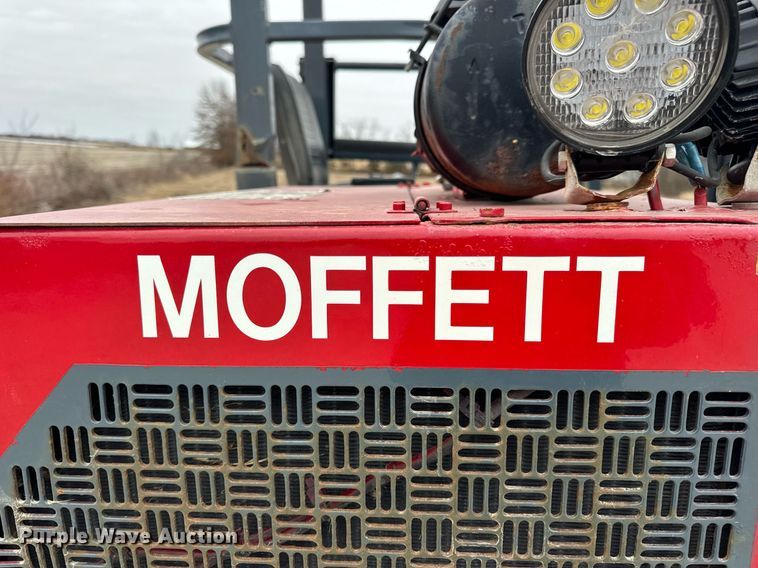 image for item EN5107 2004 Moffett M5500 W 4W forklift