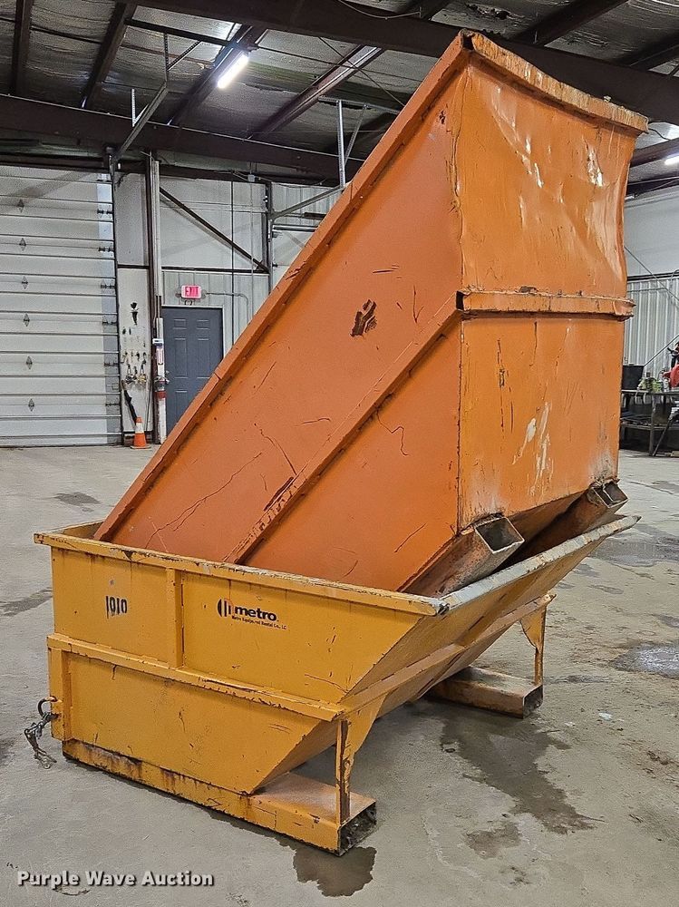 image for item EN5125 (2) dumpsters