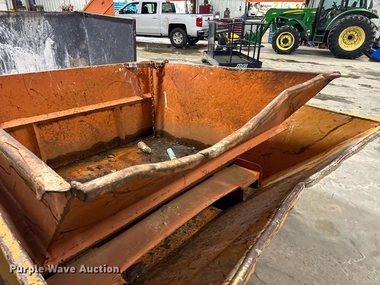 image for item EN5127 (3) dumpsters