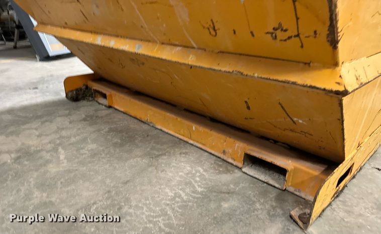 image for item EN5127 (3) dumpsters