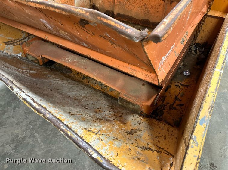 image for item EN5127 (3) dumpsters