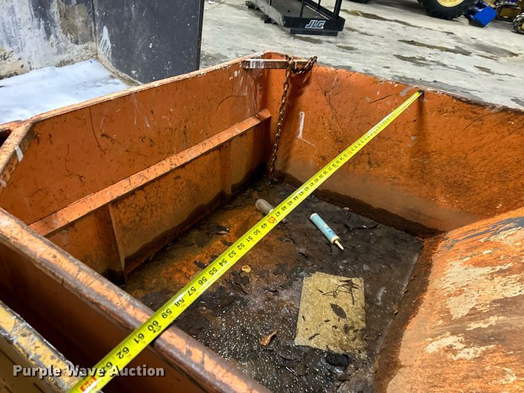 image for item EN5127 (3) dumpsters