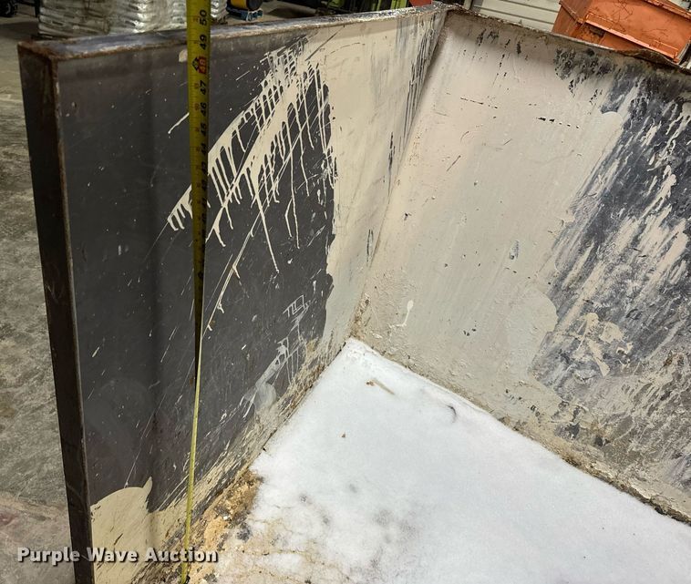 image for item EN5127 (3) dumpsters