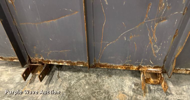 image for item EN5127 (3) dumpsters