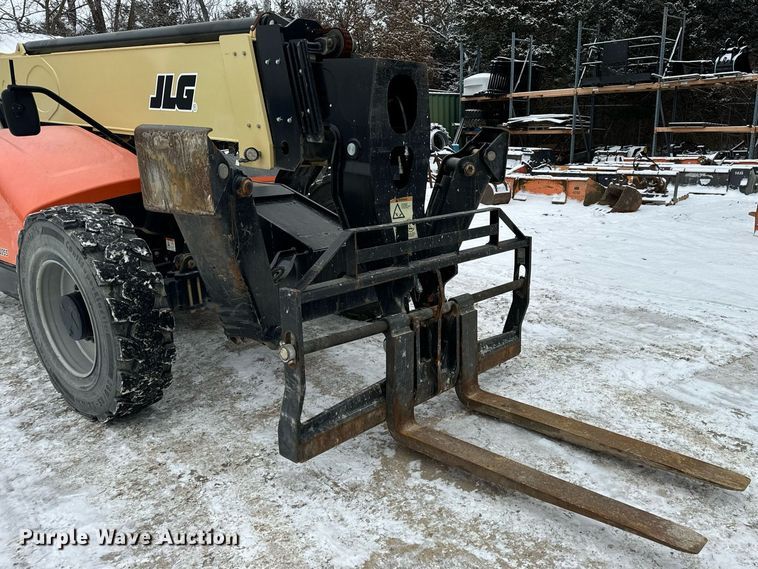 image for item EN5128 2021 JLG 1055 telehandler