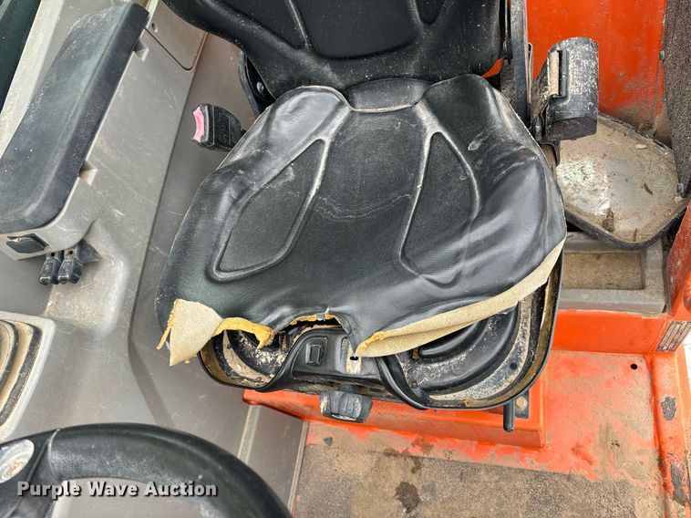 image for item EN5128 2021 JLG 1055 telehandler