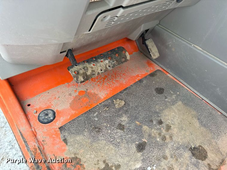 image for item EN5128 2021 JLG 1055 telehandler