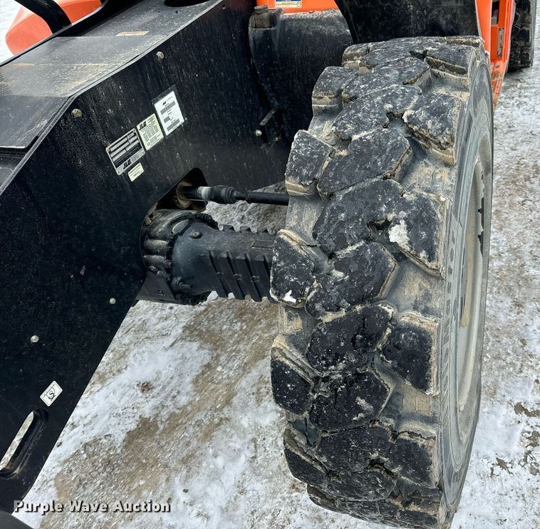 image for item EN5128 2021 JLG 1055 telehandler