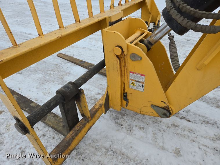 image for item EN5129 2010 Pettibone 1056B Extendo Telehandler