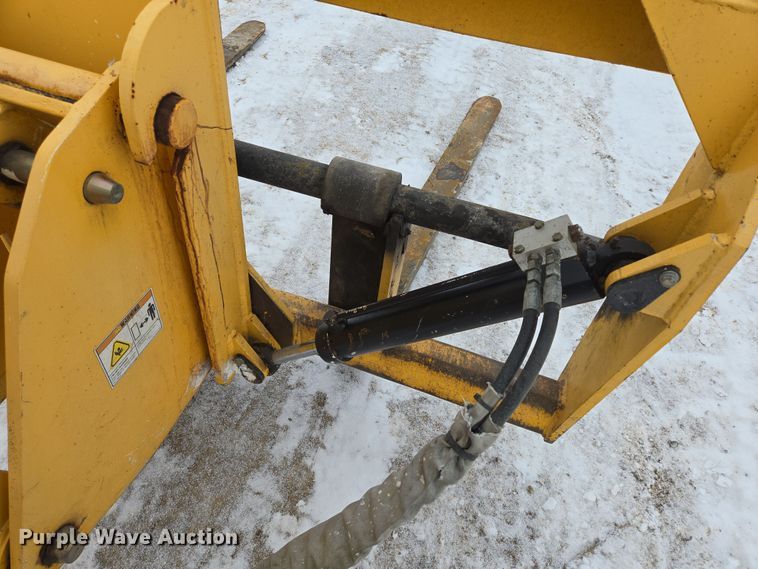 image for item EN5129 2010 Pettibone 1056B Extendo Telehandler