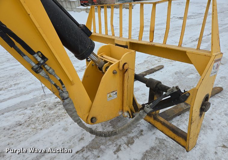 image for item EN5129 2010 Pettibone 1056B Extendo Telehandler