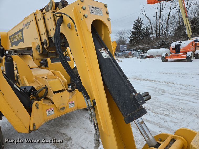 image for item EN5129 2010 Pettibone 1056B Extendo Telehandler