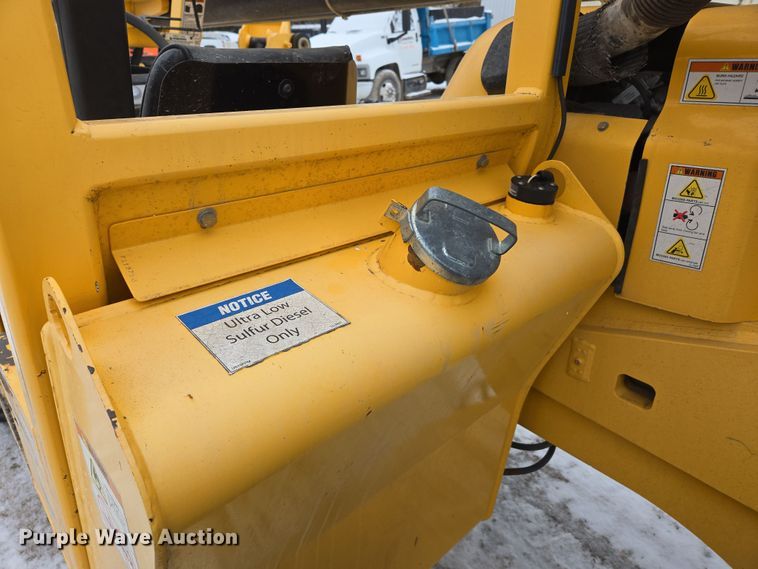 image for item EN5129 2010 Pettibone 1056B Extendo Telehandler