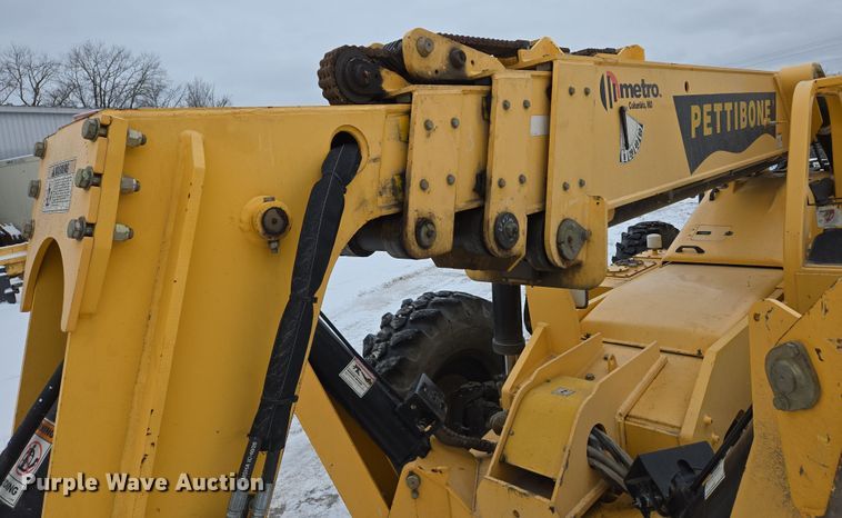 image for item EN5129 2010 Pettibone 1056B Extendo Telehandler