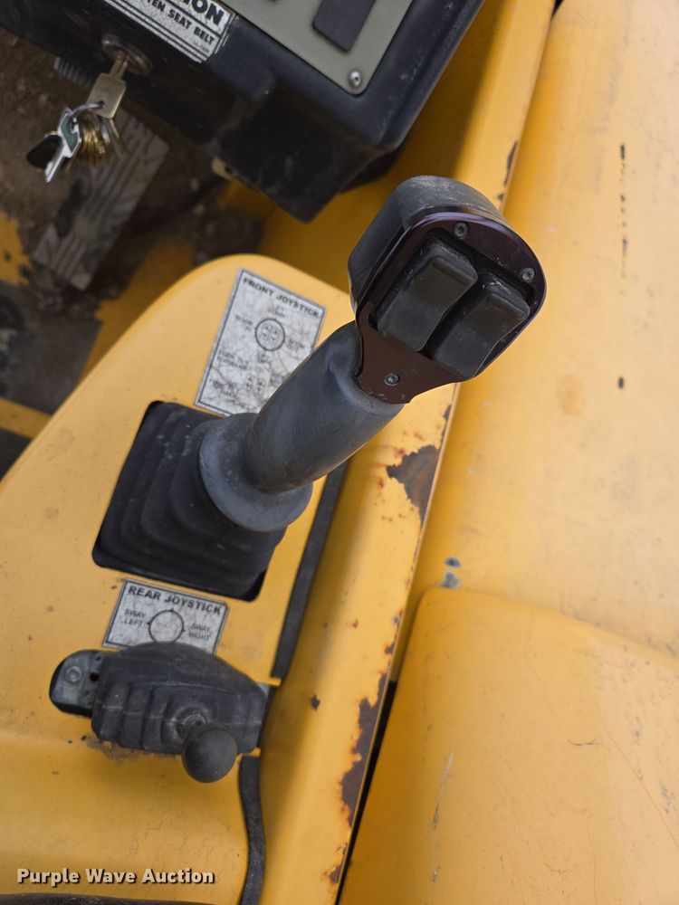 image for item EN5129 2010 Pettibone 1056B Extendo Telehandler