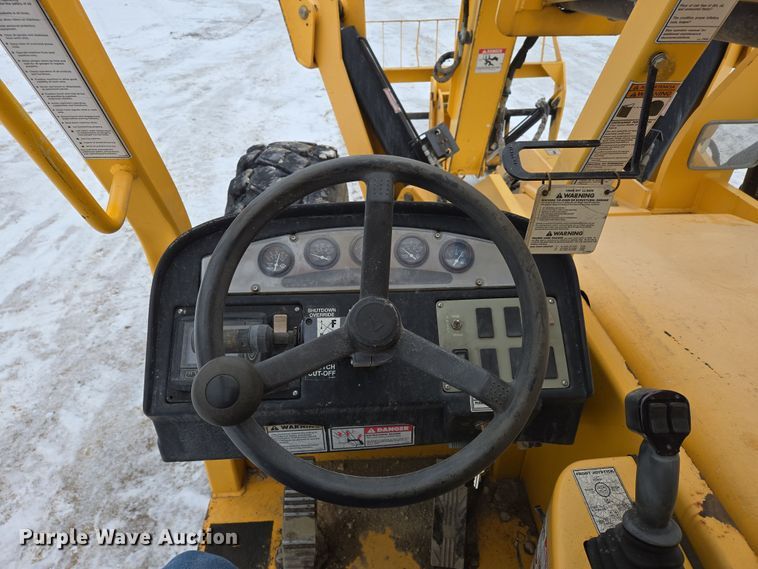 image for item EN5129 2010 Pettibone 1056B Extendo Telehandler