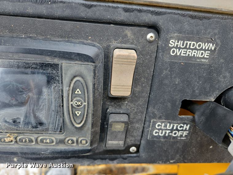 image for item EN5129 2010 Pettibone 1056B Extendo Telehandler