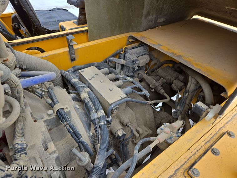 image for item EN5129 2010 Pettibone 1056B Extendo Telehandler