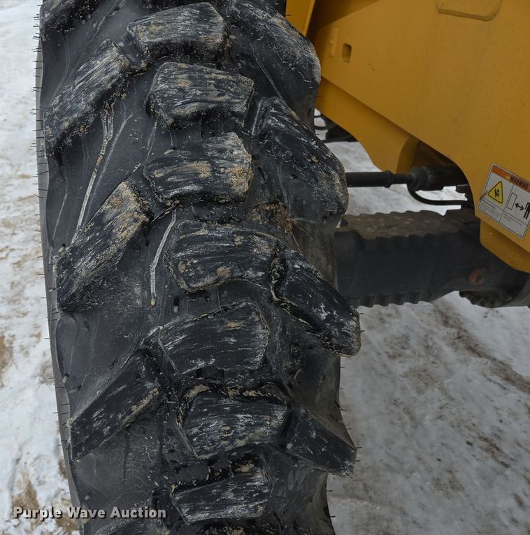 image for item EN5129 2010 Pettibone 1056B Extendo Telehandler
