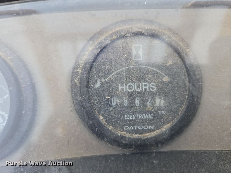 image for item EN5129 2010 Pettibone 1056B Extendo Telehandler