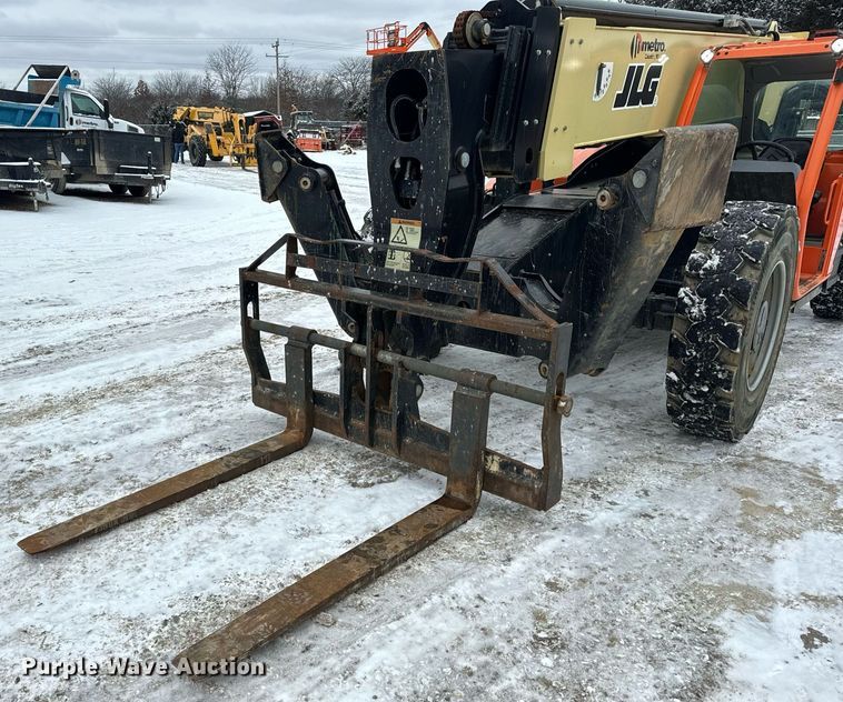 image for item EN5130 2021 JLG 1055 telehandler