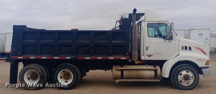 image for item EO0584 2007 Sterling AT9500 dump truck