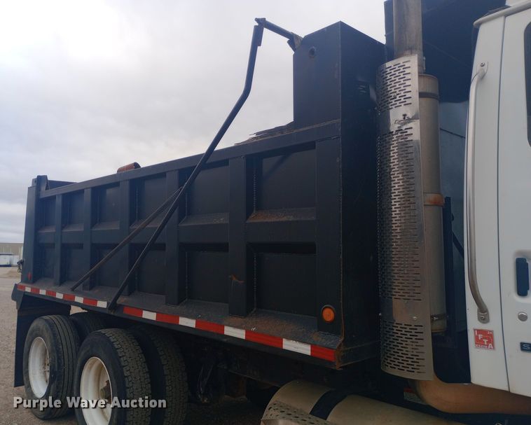 image for item EO0584 2007 Sterling AT9500 dump truck