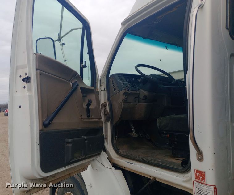 image for item EO0584 2007 Sterling AT9500 dump truck