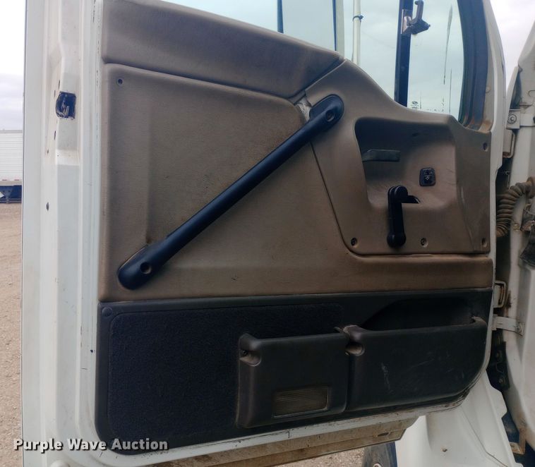 image for item EO0584 2007 Sterling AT9500 dump truck