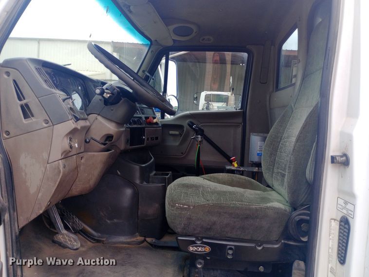 image for item EO0584 2007 Sterling AT9500 dump truck