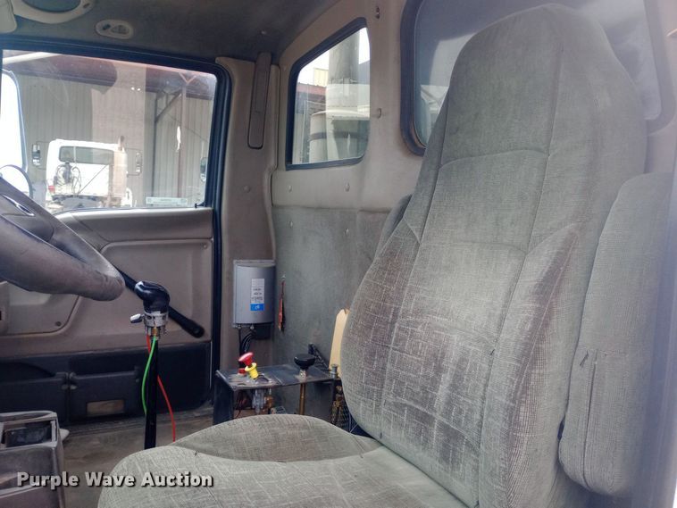 image for item EO0584 2007 Sterling AT9500 dump truck