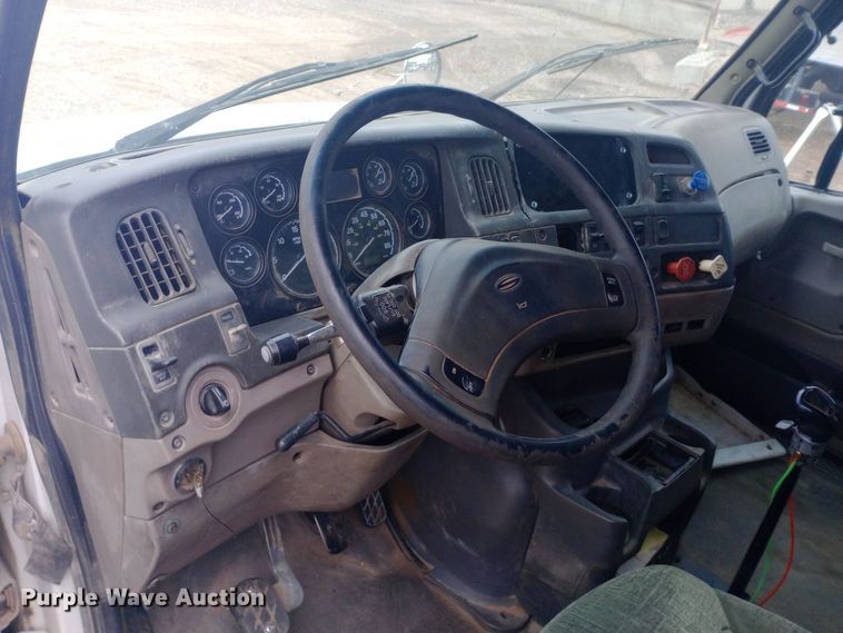 image for item EO0584 2007 Sterling AT9500 dump truck