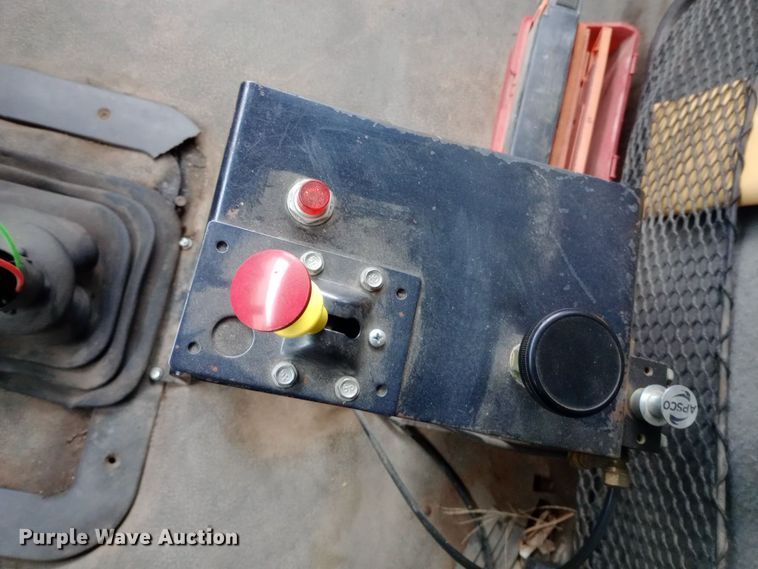 image for item EO0584 2007 Sterling AT9500 dump truck