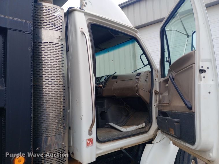 image for item EO0584 2007 Sterling AT9500 dump truck