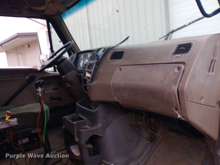 image for item EO0584 2007 Sterling AT9500 dump truck