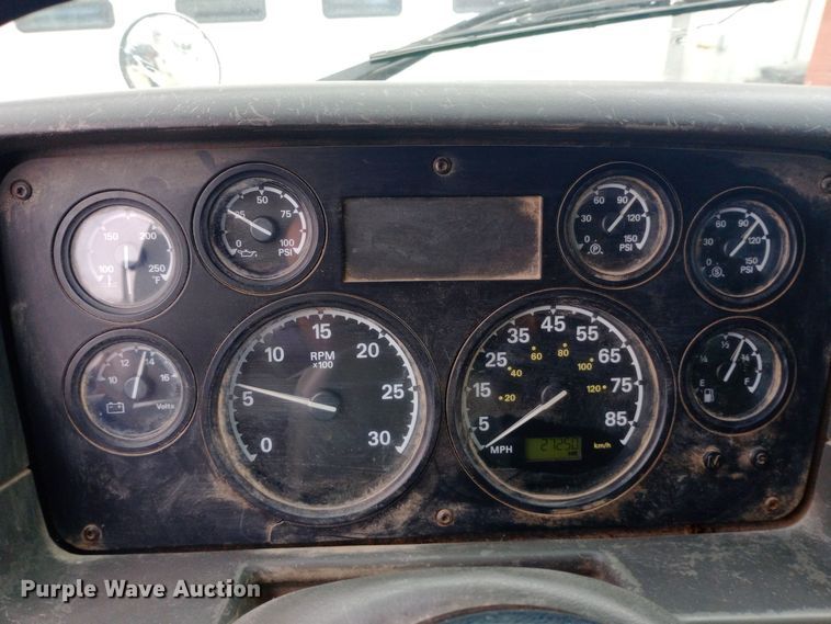 image for item EO0584 2007 Sterling AT9500 dump truck