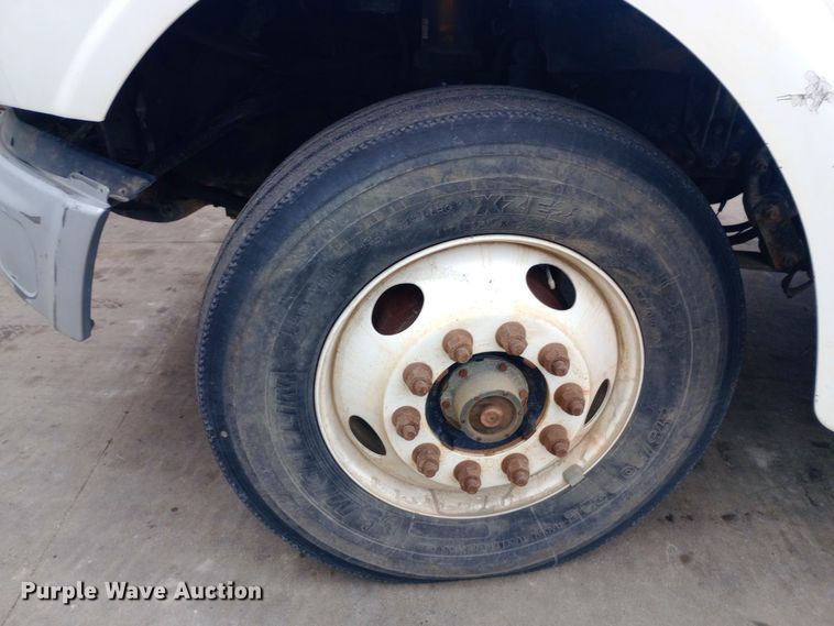 image for item EO0584 2007 Sterling AT9500 dump truck