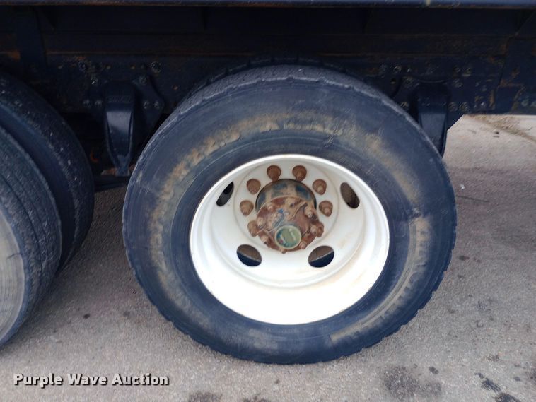 image for item EO0584 2007 Sterling AT9500 dump truck