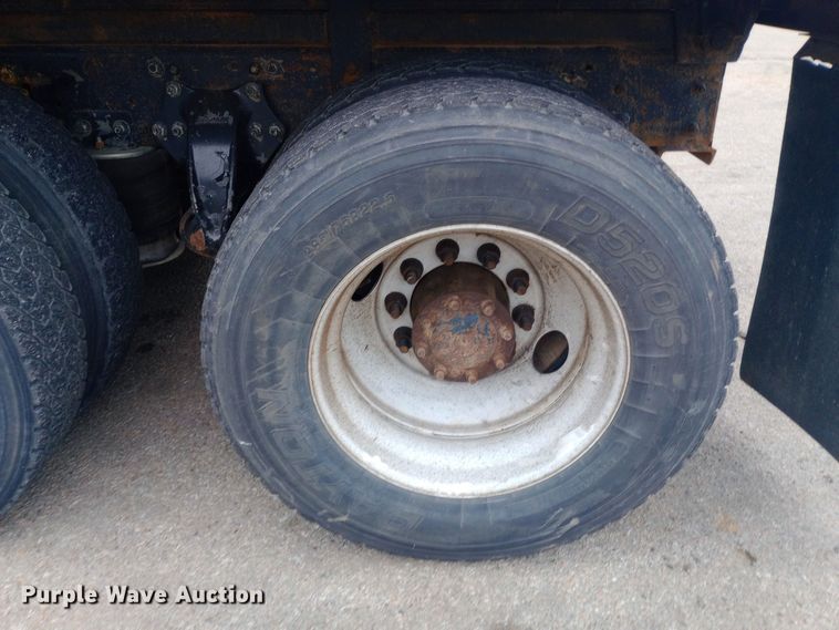 image for item EO0584 2007 Sterling AT9500 dump truck